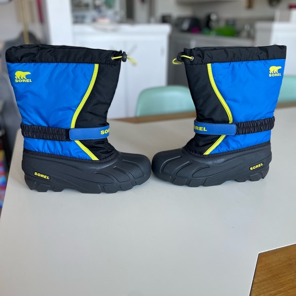 Big boys Sorel winter snow boots - Size 7 - Picture 5 of 9